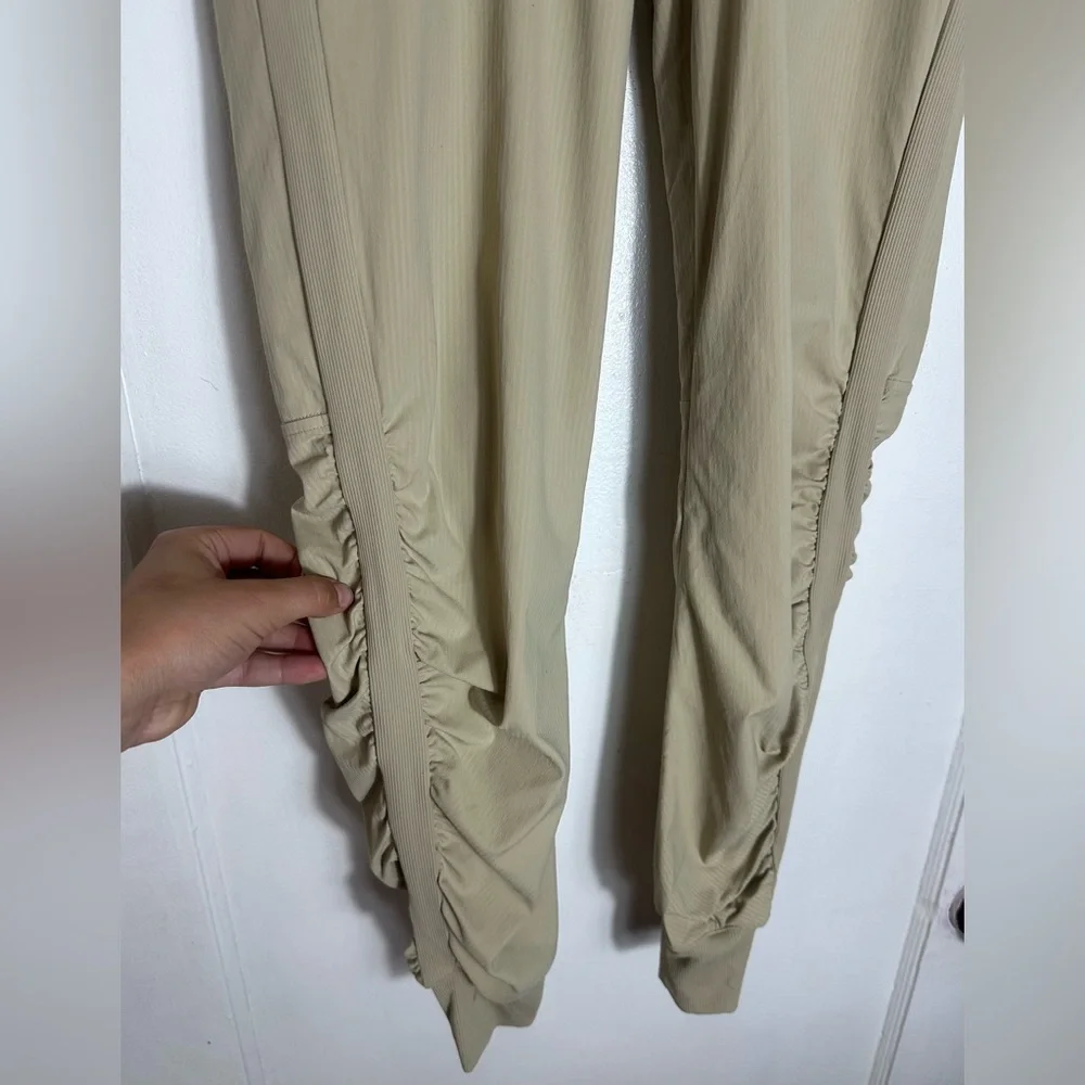 Lululemon Beyond the Studio 7/8 Jogger - Size 4
